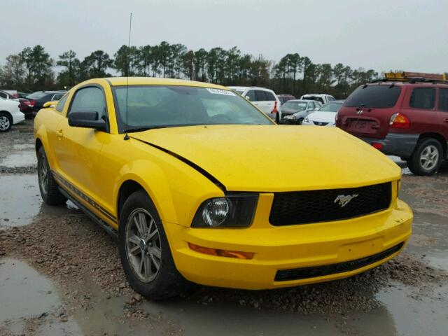 1ZVFT80N555125899 - 2005 FORD MUSTANG YELLOW photo 1