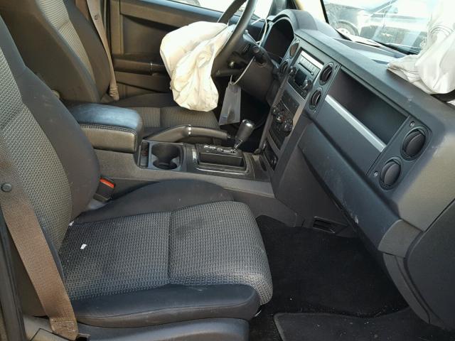 1J4RG4GK9AC101601 - 2010 JEEP COMMANDER BLACK photo 5