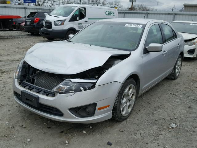 3FAHP0HAXBR311486 - 2011 FORD FUSION SE SILVER photo 2