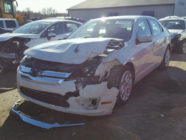 3FAHP0HA5AR395439 - 2010 FORD FUSION SE WHITE photo 2