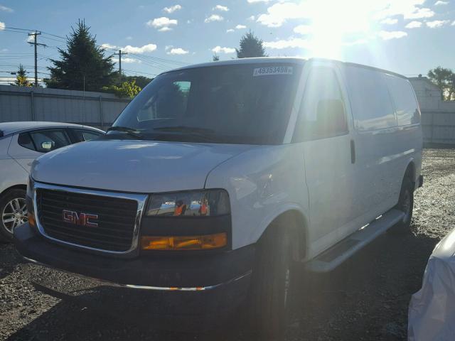 1GTW7AFG0J1903440 - 2018 GMC SAVANA G25 WHITE photo 2