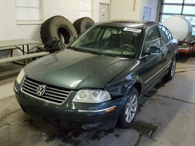 WVWPD63B74E341312 - 2004 VOLKSWAGEN PASSAT GLS GREEN photo 2