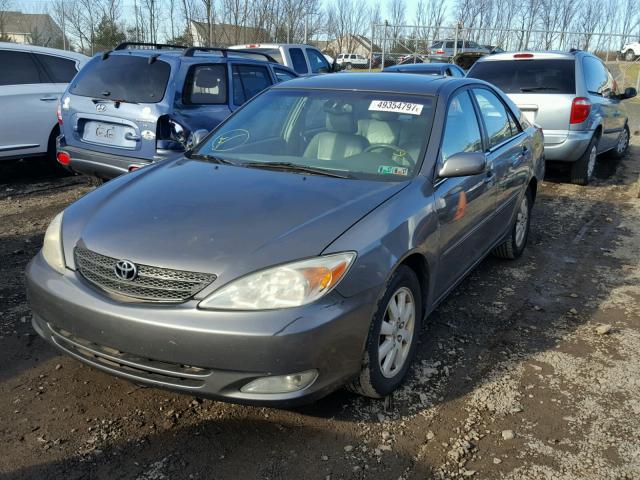 4T1BF30K83U565387 - 2003 TOYOTA CAMRY LE ნაცრისფერი ფოტო 2