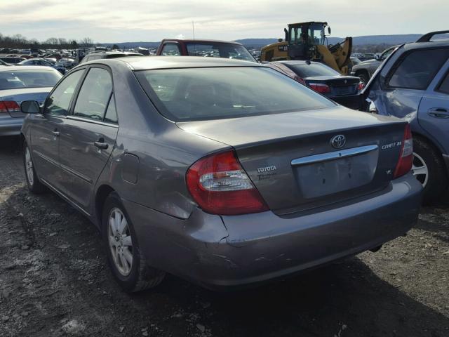 4T1BF30K83U565387 - 2003 TOYOTA CAMRY LE ნაცრისფერი ფოტო 3