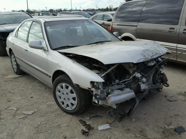 1HGCE6649TA000753 - 1996 HONDA ACCORD LX SILVER photo 1