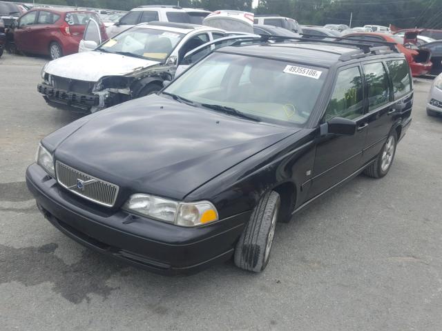 YV1LW55A2X2574635 - 1999 VOLVO V70 BLACK photo 2