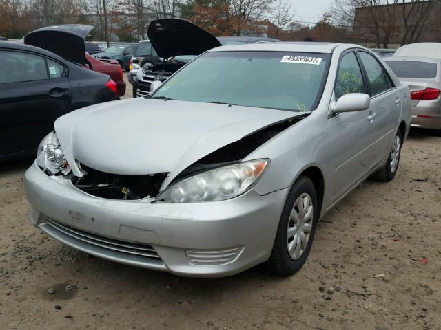 4T1BE30K85U002202 - 2005 TOYOTA CAMRY LE ნაცრისფერი ფოტო 9