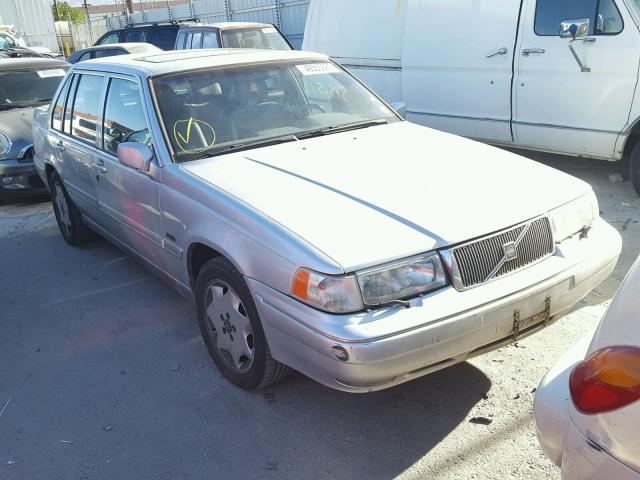 YV1KS9606W1126617 - 1998 VOLVO S90 SILVER photo 1