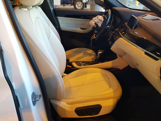 WBXHU7C33J5H39587 - 2018 BMW X1 SDRIVE2 WHITE photo 5