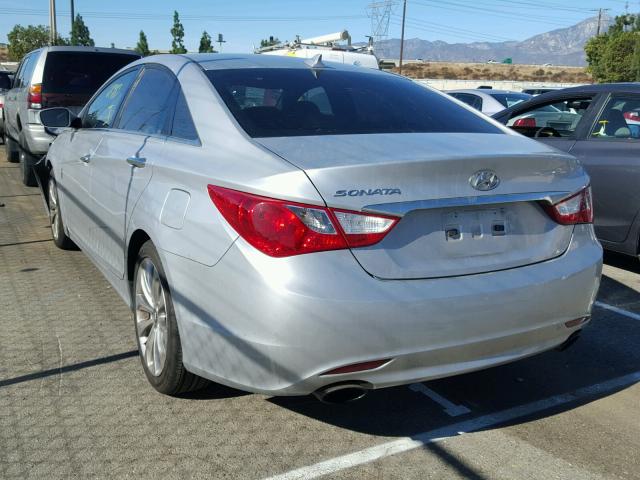 5NPEC4AC1DH687317 - 2013 HYUNDAI SONATA SE SILVER photo 3