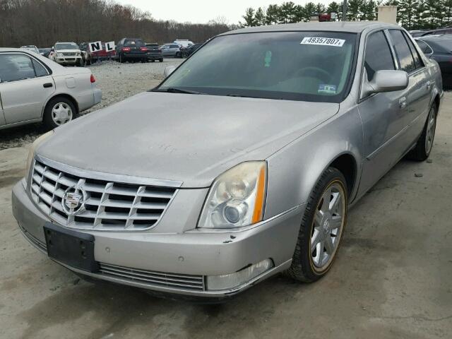 1G6KD57Y87U199584 - 2007 CADILLAC DTS SILVER photo 2