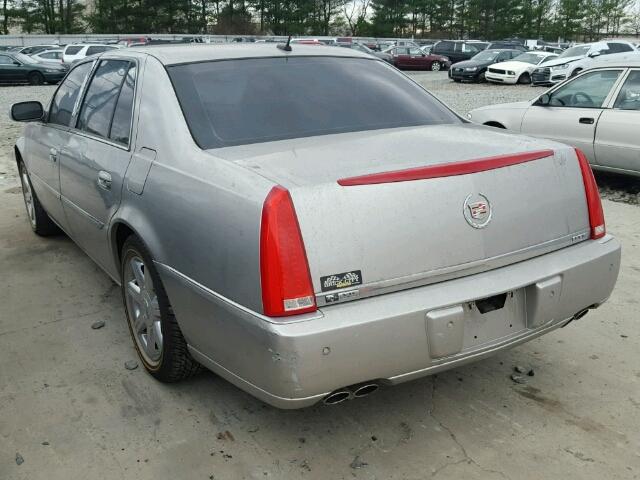 1G6KD57Y87U199584 - 2007 CADILLAC DTS SILVER photo 3