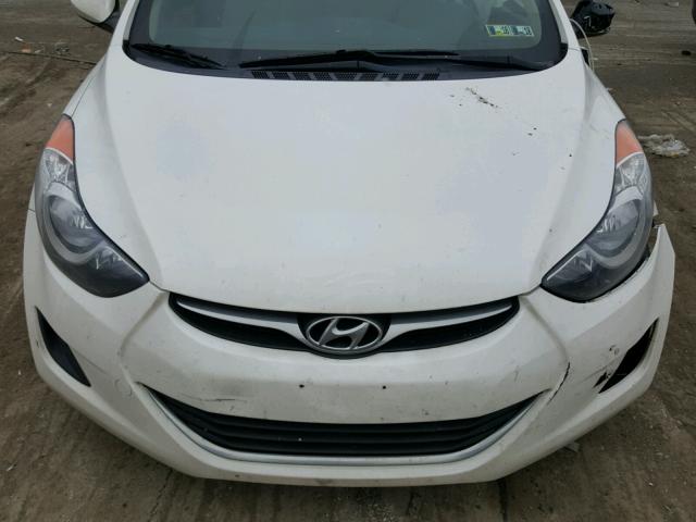 5NPDH4AE8CH131633 - 2012 HYUNDAI ELANTRA GL WHITE photo 7