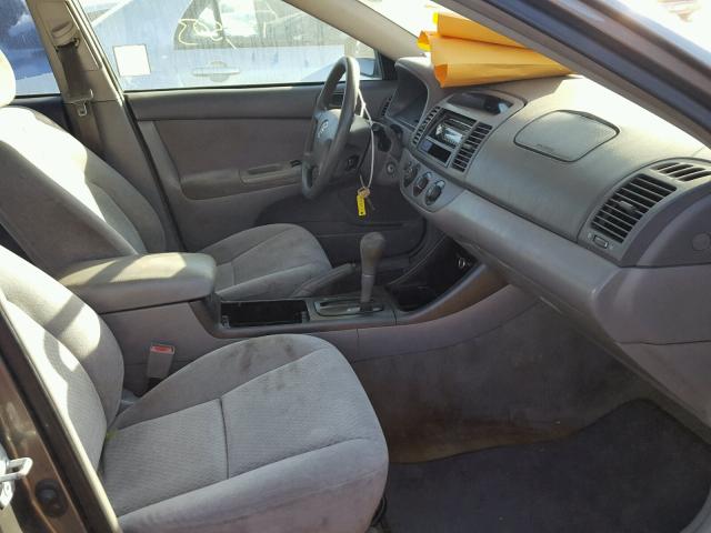 4T1BE32K03U697429 - 2003 TOYOTA CAMRY LE ნაცრისფერი ფოტო 5