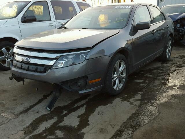 3FAHP0HA3CR200618 - 2012 FORD FUSION SE GRAY photo 2