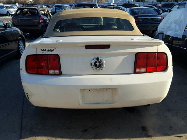 1ZVFT84N075298081 - 2007 FORD MUSTANG WHITE photo 10