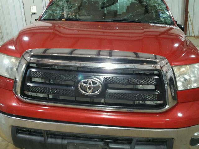 5TFEY5F16BX105471 - 2011 TOYOTA TUNDRA CRE RED photo 7