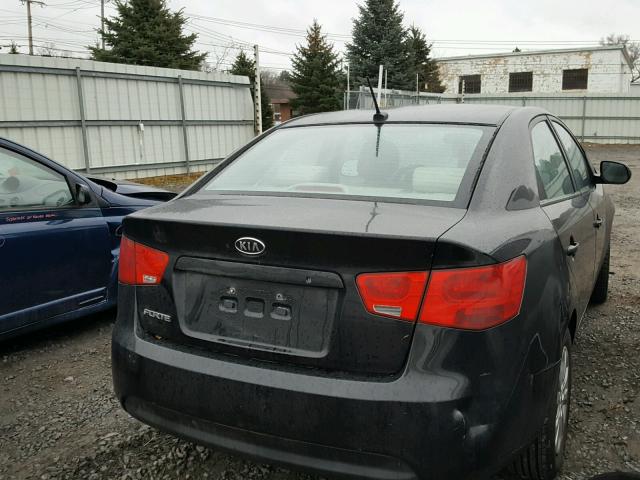 KNAFT4A21A5809906 - 2010 KIA FORTE LX BLACK photo 4