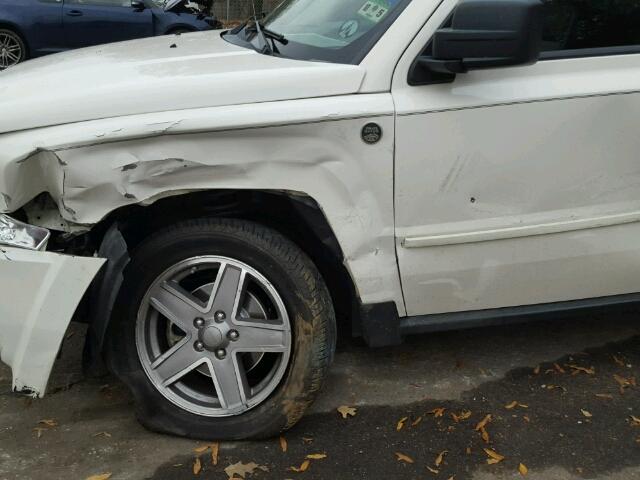 1J8FF48W37D397238 - 2007 JEEP PATRIOT LI WHITE photo 9