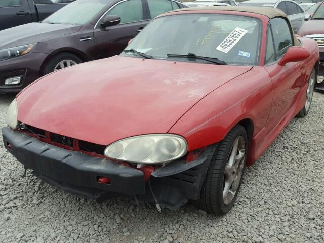 JM1NB353520231709 - 2002 MAZDA MX-5 MIATA RED photo 2