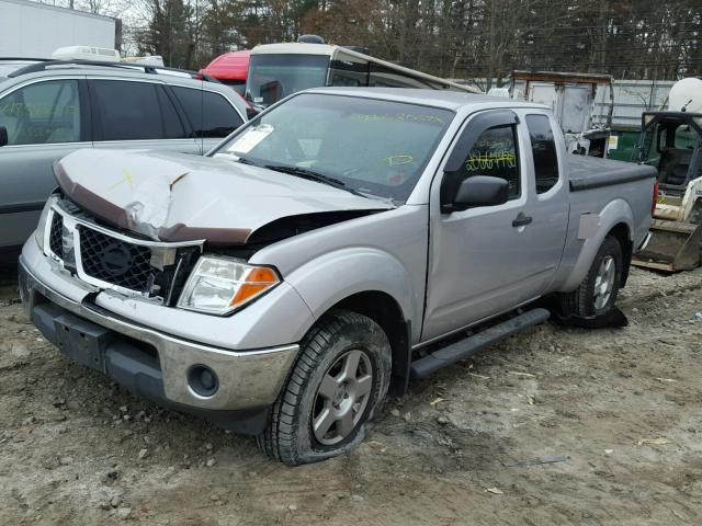 1N6AD06W78C414355 - 2008 NISSAN FRONTIER K SILVER photo 2