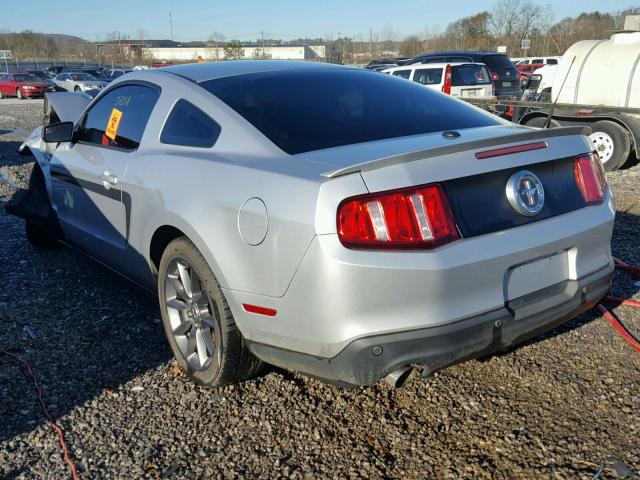 1ZVBP8AM4C5274665 - 2012 FORD MUSTANG SILVER photo 3