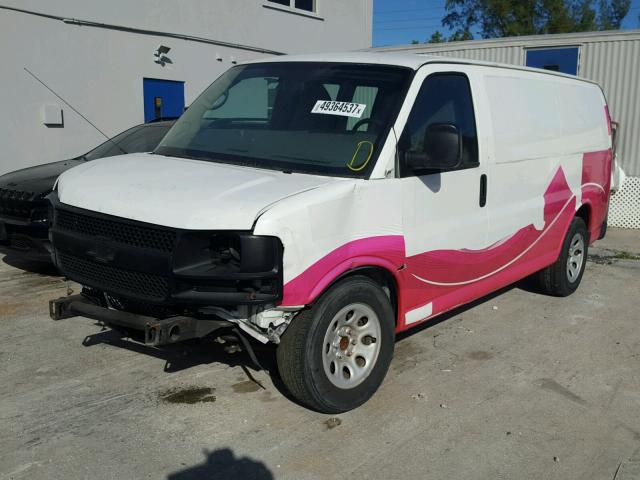 1GCSGAFX4E1114101 - 2014 CHEVROLET EXPRESS G1 WHITE photo 2