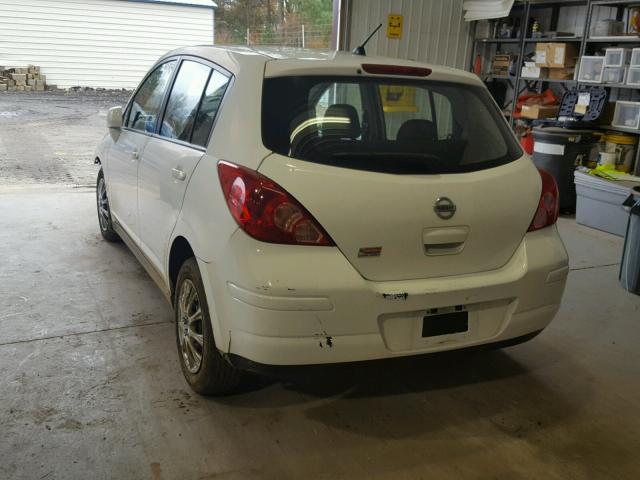 3N1BC13E69L366111 - 2009 NISSAN VERSA S WHITE photo 3