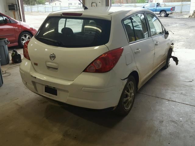 3N1BC13E69L366111 - 2009 NISSAN VERSA S WHITE photo 4