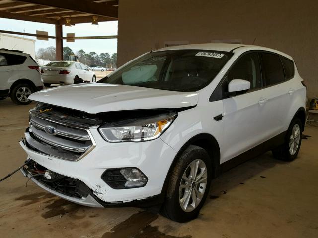 1FMCU0GD0HUC18353 - 2017 FORD ESCAPE SE WHITE photo 2