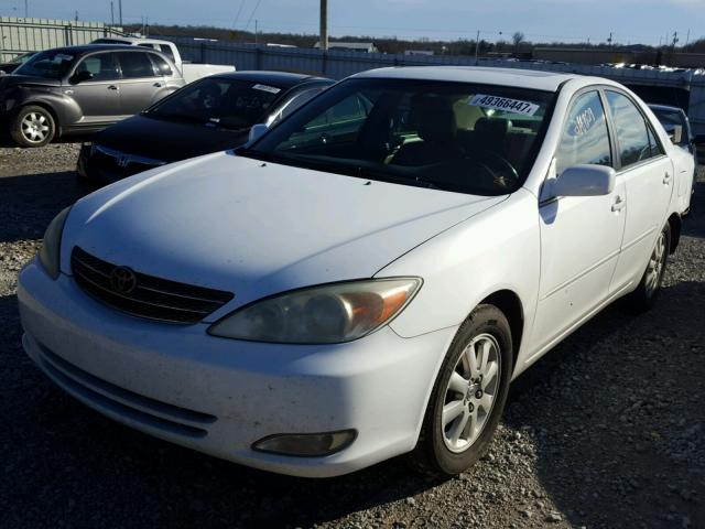 4T1BE30K13U245671 - 2003 TOYOTA CAMRY LE WHITE photo 2