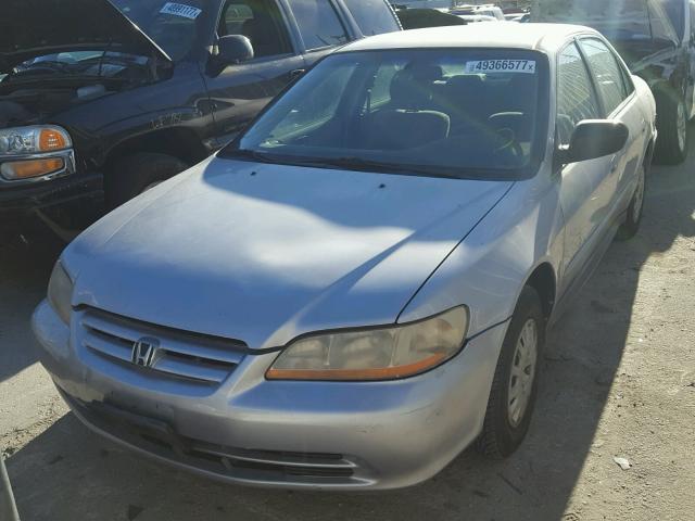 1HGCF86681A036330 - 2001 HONDA ACCORD VAL SILVER photo 2