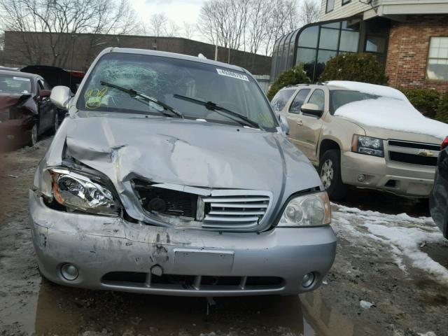 KNDUP131536443477 - 2003 KIA SEDONA EX SILVER photo 9