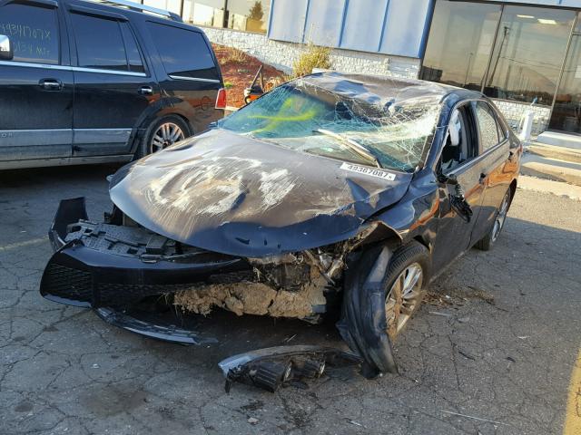 4T1BF1FK3HU736209 - 2017 TOYOTA CAMRY LE Schwarz Foto 2