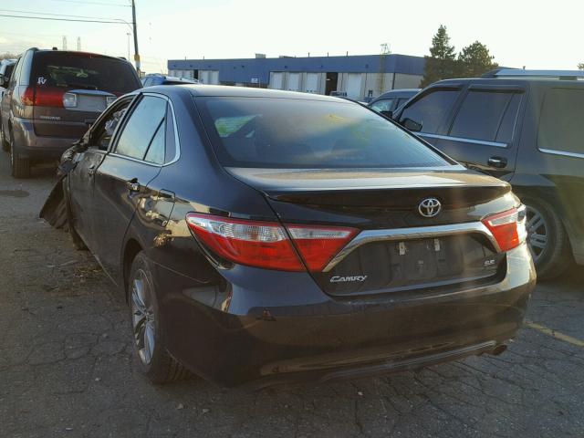 4T1BF1FK3HU736209 - 2017 TOYOTA CAMRY LE Schwarz Foto 3