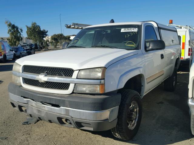 1GCHK24U84E376928 - 2004 CHEVROLET SILVERADO WHITE photo 2