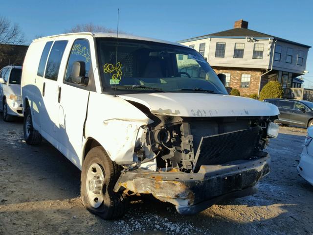 1GCGG25V261124266 - 2006 CHEVROLET EXPRESS G2 WHITE photo 1