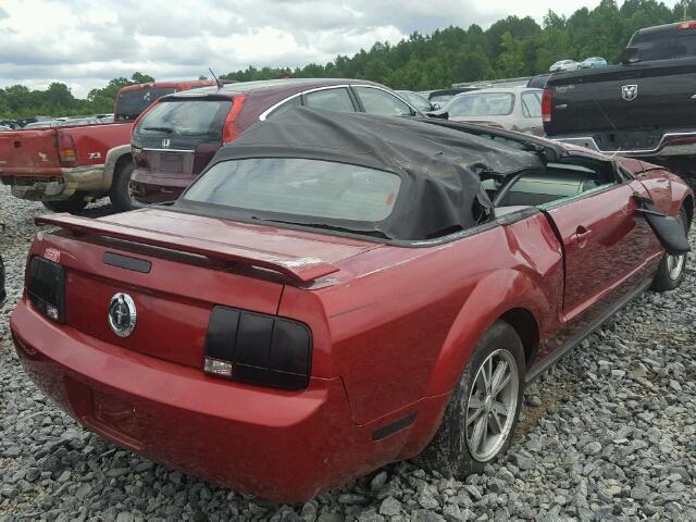 1ZVHT84N555213239 - 2005 FORD MUSTANG RED photo 4