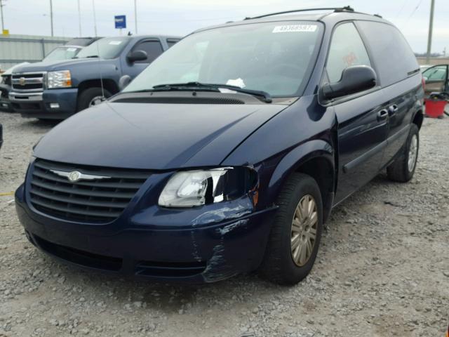 1C4GP45R55B284312 - 2005 CHRYSLER TOWN & COU BLUE photo 2