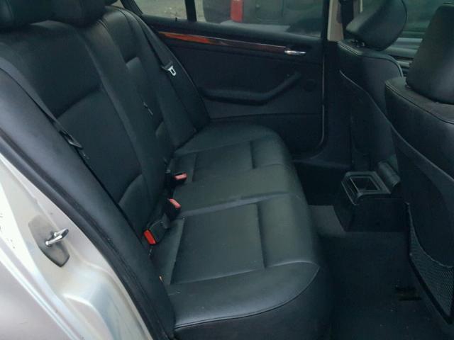 WBAEV334X3KL82082 - 2003 BMW 325 I SILVER photo 6