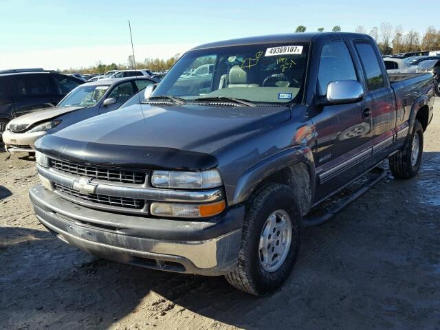 1GCEK19T61E193231 - 2001 CHEVROLET SILVERADO GRAY photo 2