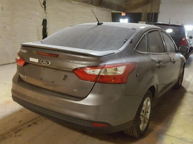 1FAHP3F2XCL282553 - 2012 FORD FOCUS SE GRAY photo 4