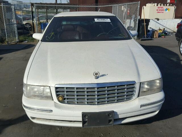 1G6KD54Y4XU728727 - 1999 CADILLAC DEVILLE WHITE photo 9