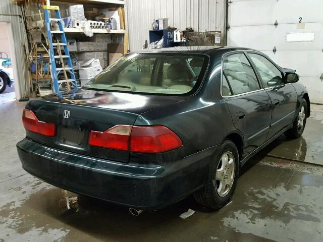 1HGCG165XWA065914 - 1998 HONDA ACCORD EX GREEN photo 4