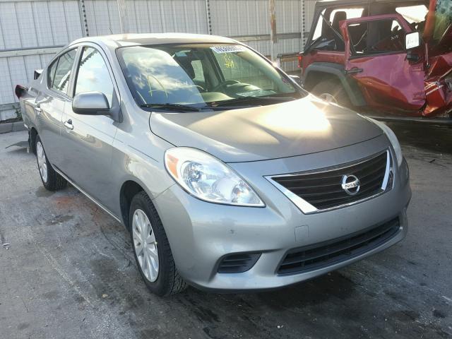 3N1CN7AP5CL820152 - 2012 NISSAN VERSA S GRAY photo 1