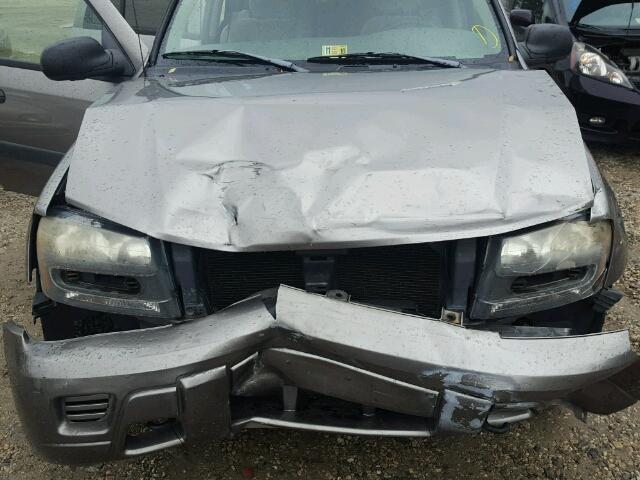 1GNDT13S952364190 - 2005 CHEVROLET TRAILBLAZE SILVER photo 7