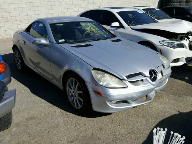 WDBWK56F55F040946 - 2005 MERCEDES-BENZ SLK 350 SILVER photo 1