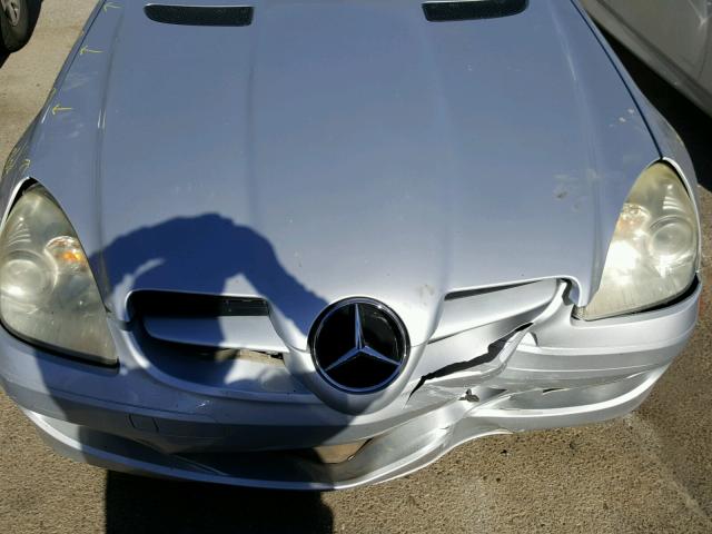 WDBWK56F55F040946 - 2005 MERCEDES-BENZ SLK 350 SILVER photo 7