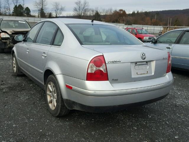 WVWPD63B74E316605 - 2004 VOLKSWAGEN PASSAT GLS SILVER photo 3