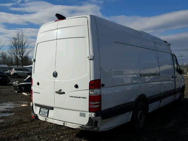 WD3PE8CC1FP115642 - 2015 MERCEDES-BENZ SPRINTER 2 WHITE photo 4